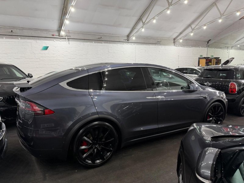 TESLA MODEL X