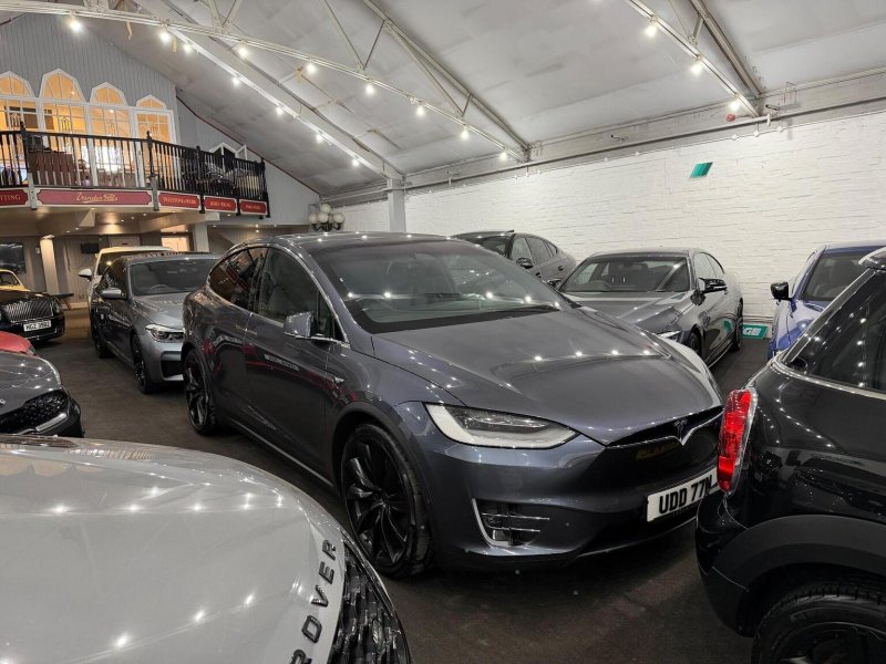 TESLA MODEL X