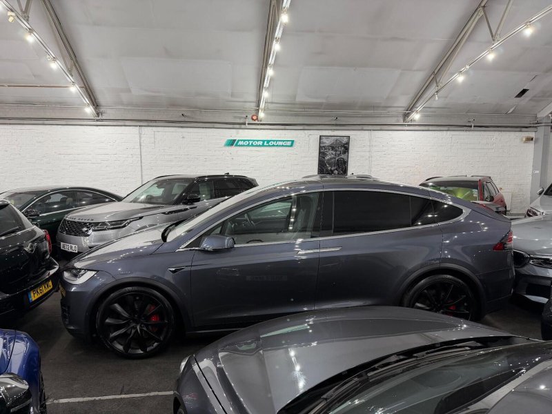 TESLA MODEL X
