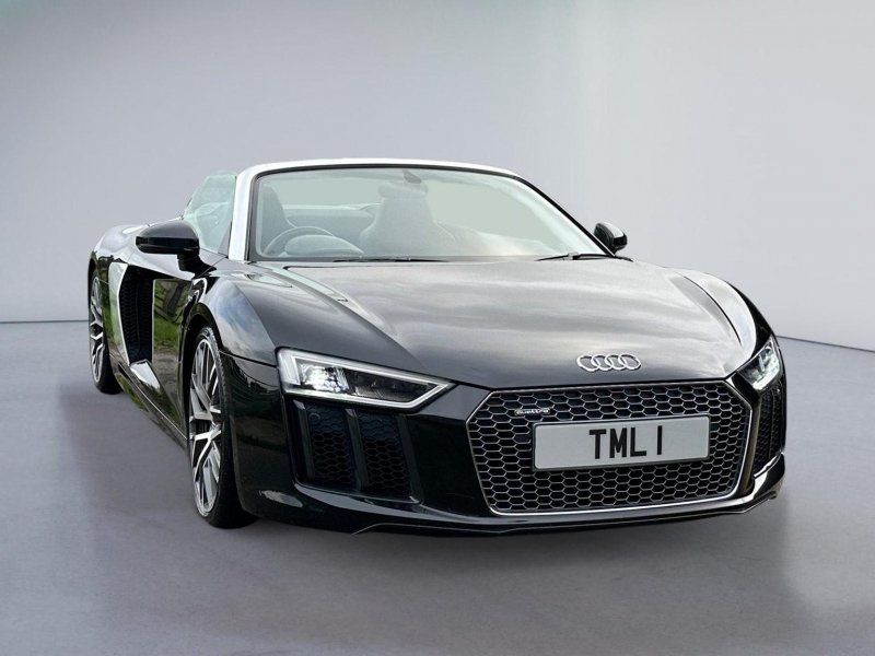 AUDI R8