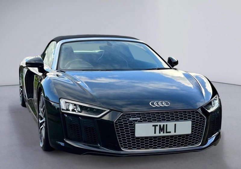 AUDI R8
