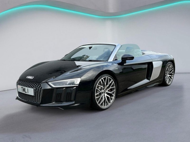 AUDI R8