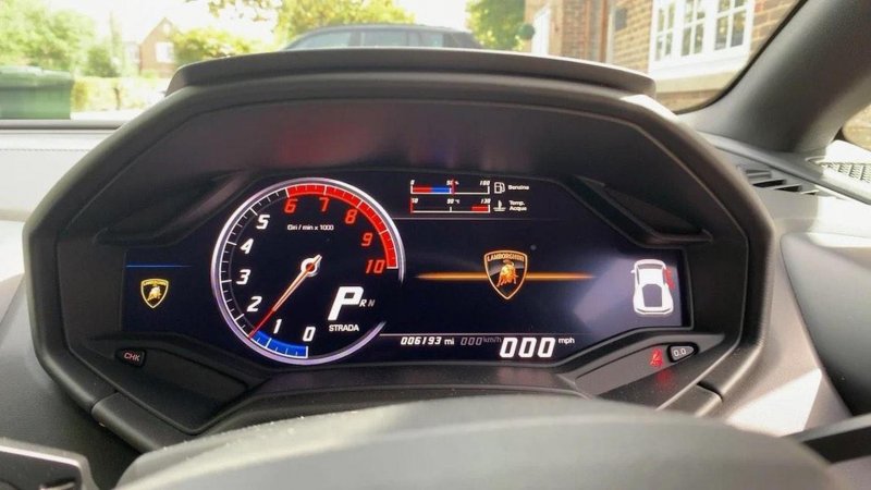 LAMBORGHINI HURACAN