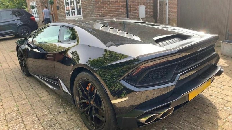 LAMBORGHINI HURACAN