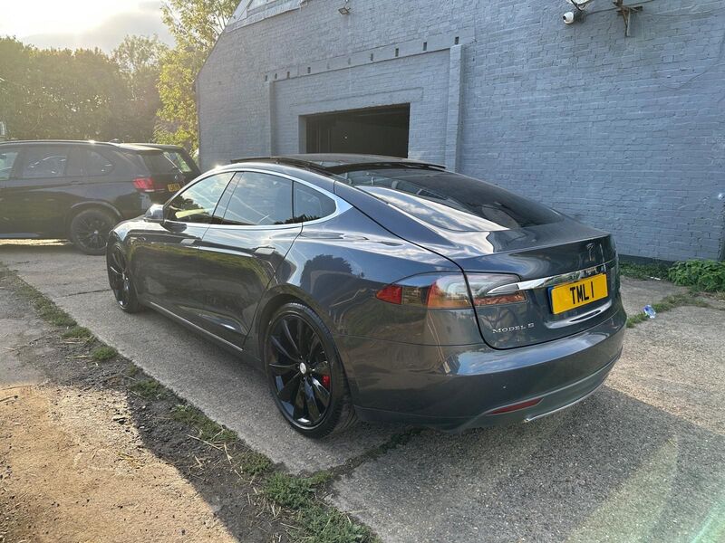 TESLA MODEL S