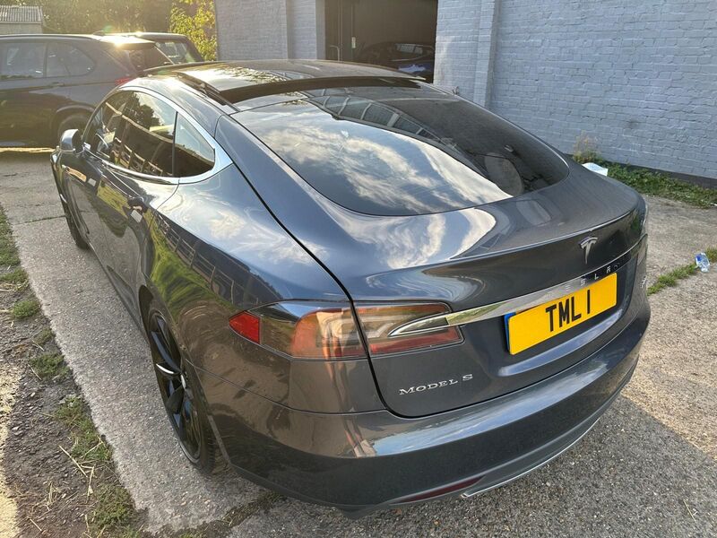 TESLA MODEL S