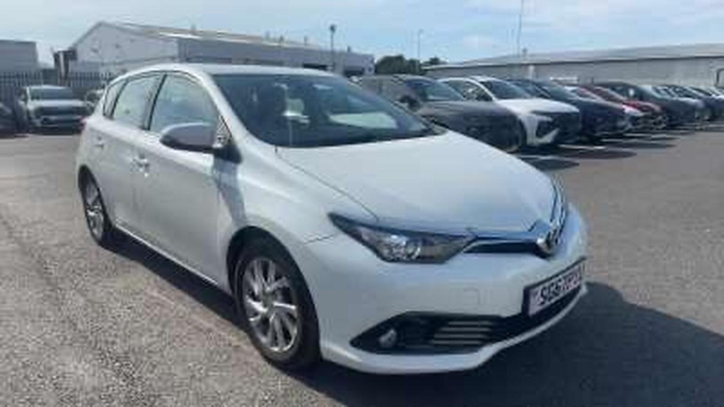 2017 Toyota AURIS